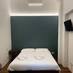 Two-room In Historic Center With Private Courtyard Διαμέρισμα *