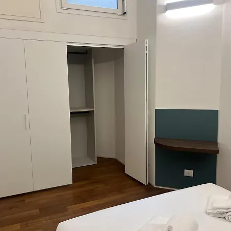 Two-room In Historic Center With Private Courtyard * בולוניה